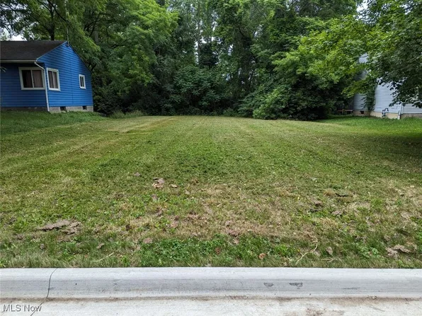 Harris St, Kent, OH 44240