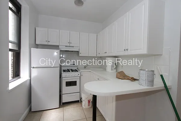 Rented by City Connections Realty | media 20