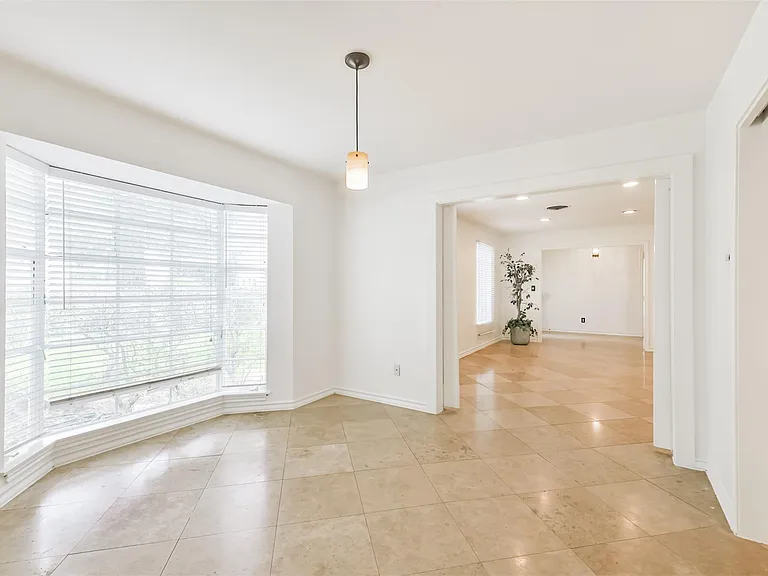 12223 Old Oaks Dr — Photo 17