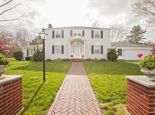 1 Collins Ct, Barrington, RI 02806