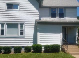 406 E Blackman St, Harvard, IL 60033