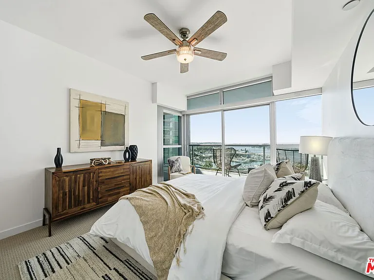 13650 Marina Pointe Dr #1603 — Photo 24
