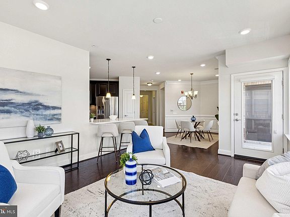 5th image of 2907 Bleeker St #3-404