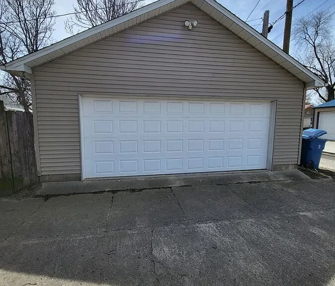 2250 Garfield Ave — Photo 18