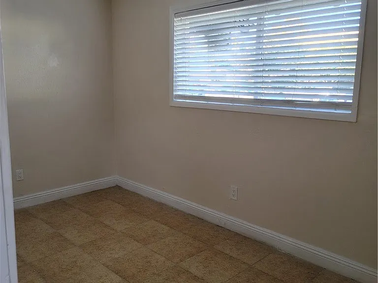 687 Karesh Ave #1 — Photo 2