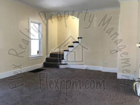 2054 Wyndhurst Rd, Toledo, OH 43607