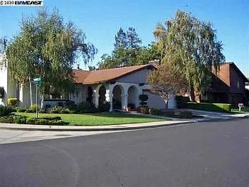 1083 Sherry Way photo 1