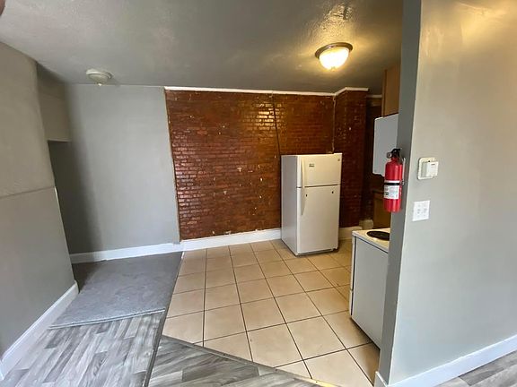 2728 Jefferson St 1st Floor