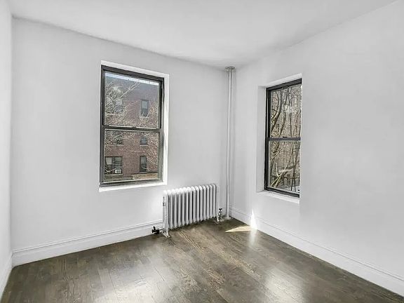 3rd image of 820 Franklin Ave #3C