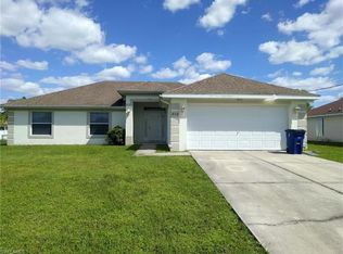 408 Willowbrook Dr, Lehigh Acres, FL 33972