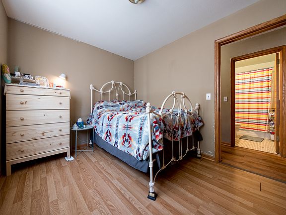 2nd image of 606 20th Ave NE #1