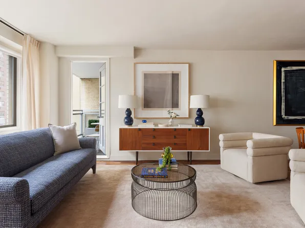 345 East 73rd Street image 3 of 12