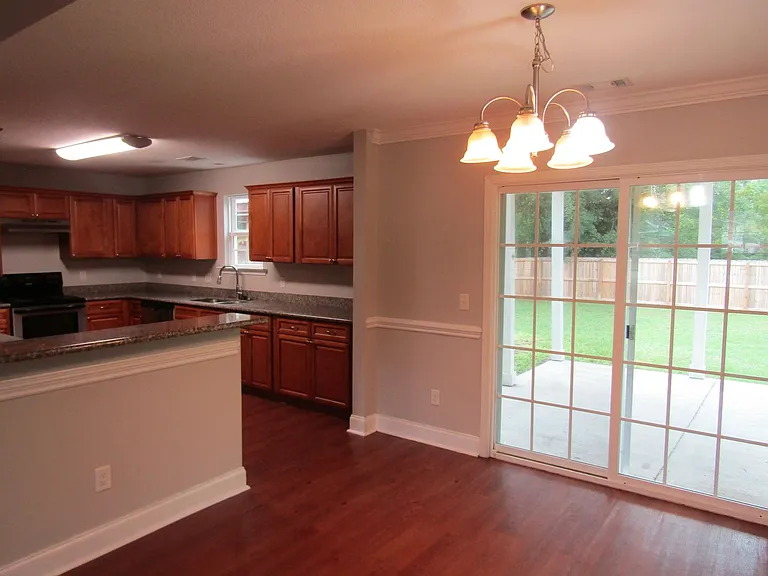 209 Ash Blvd — Photo 9