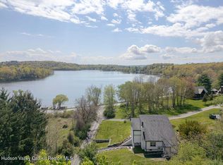 6 Wang Dr, Craryville, NY 12521