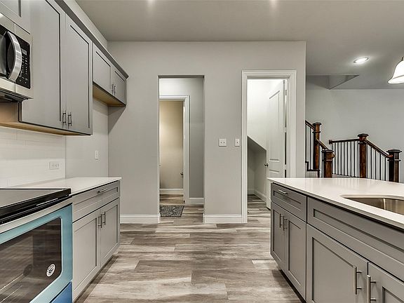 3rd image of 1514 Windermere Way