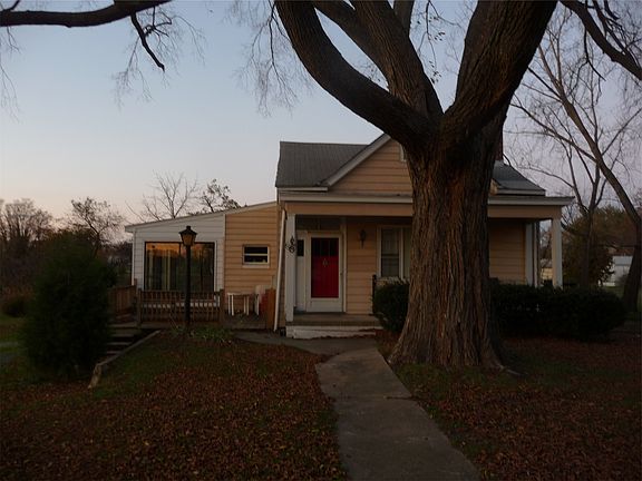 2nd image of 808 Greenview Dr