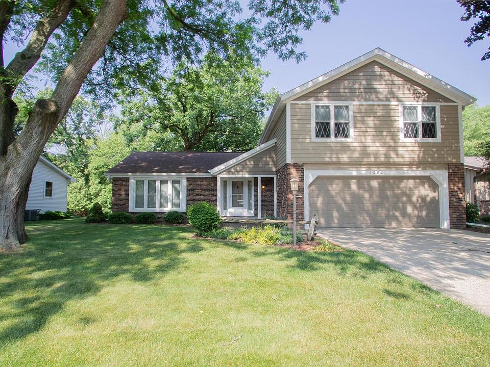 1202 Amber LANE, Watertown, WI 53098 Zillow