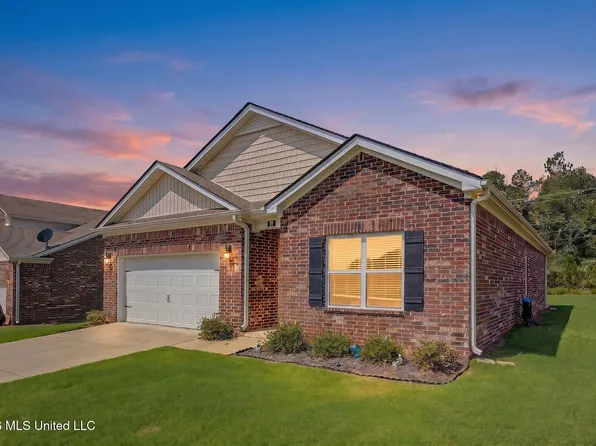 99 Twin Lakes Dr, Byhalia, MS 38611
