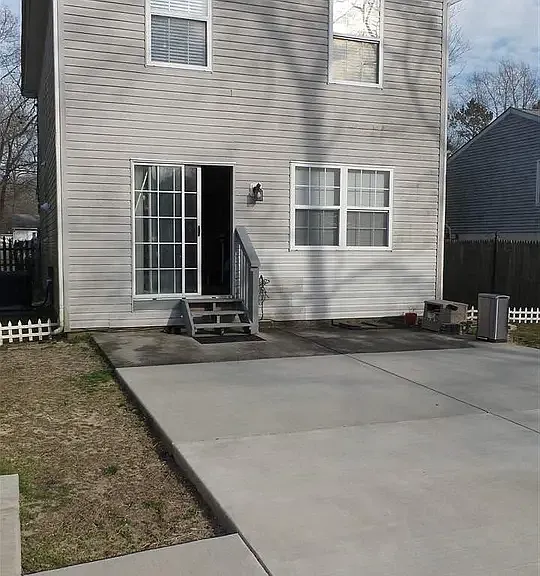 419 S Yam Ave — Photo 2