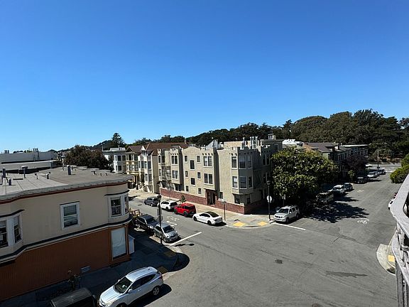2nd image of 139 Hugo St APT 12