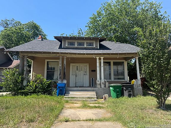 2nd image of 823 W French