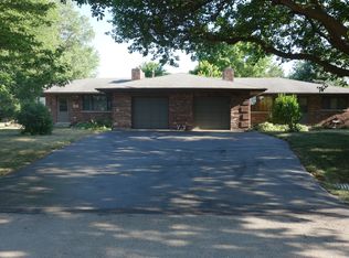 427-29 Federation Pl, Elgin, IL 60123