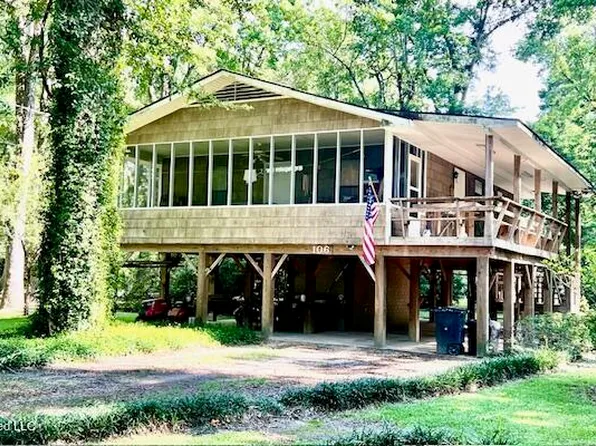 106 Bradley Dr, Lucedale, MS 39452