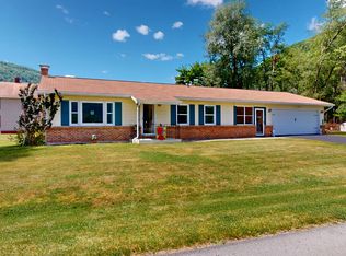 1298 Bucktail Ave, Renovo, PA 17764