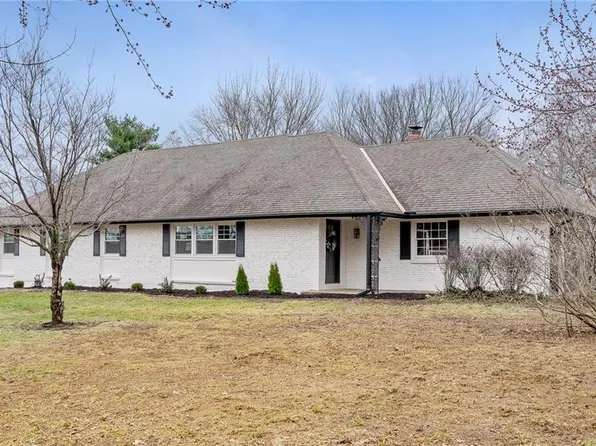 703 Tam O Shanter Dr, Kansas City, MO 64145