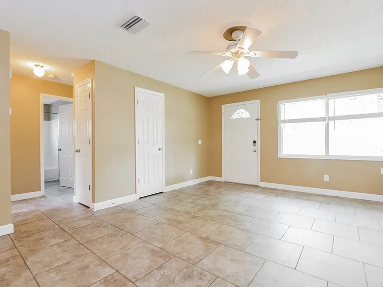 1264 Croftwood Dr — Photo 4