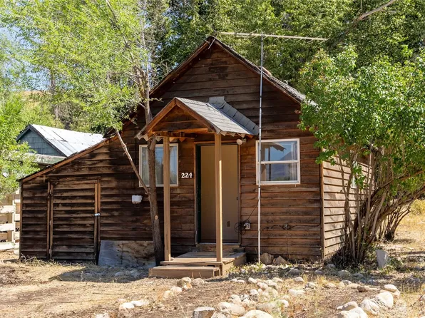 224 Corral Street, Winthrop, WA 98862