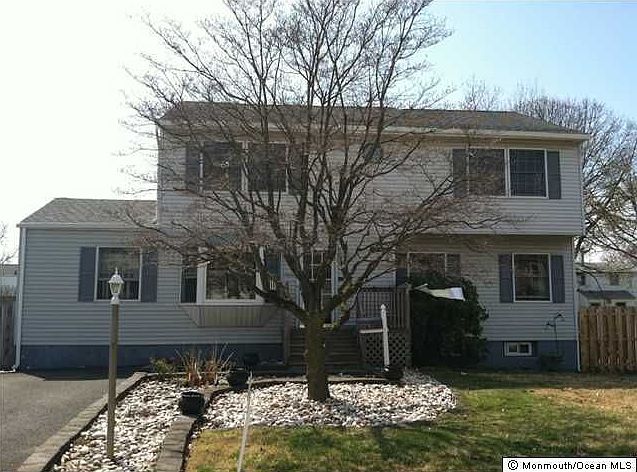 16 Oregon Ave, Hazlet, NJ
