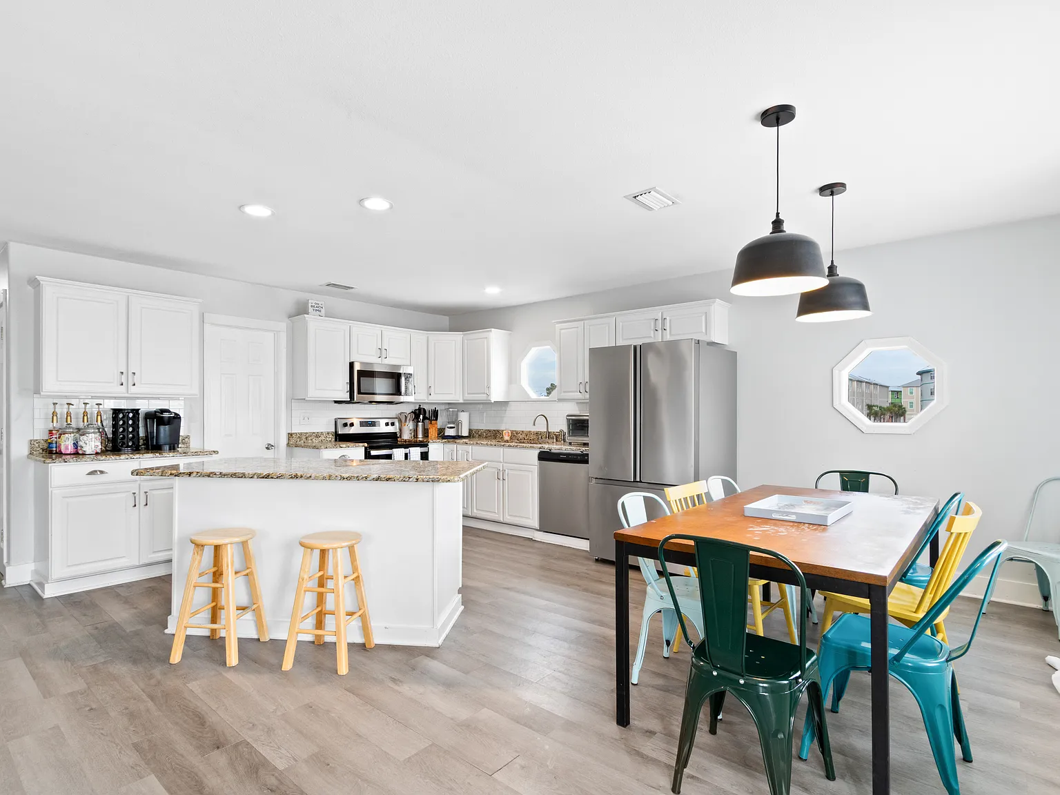 4 bed, 1800 sqft, $6,000 — Photo 1