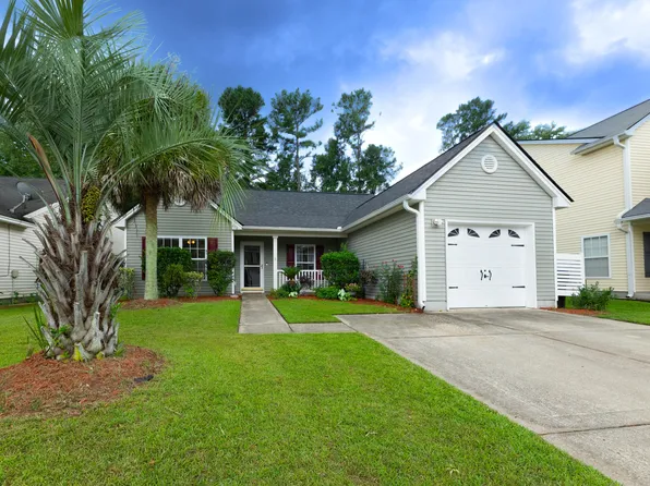 270 Avonshire Dr, Summerville, SC 29483
