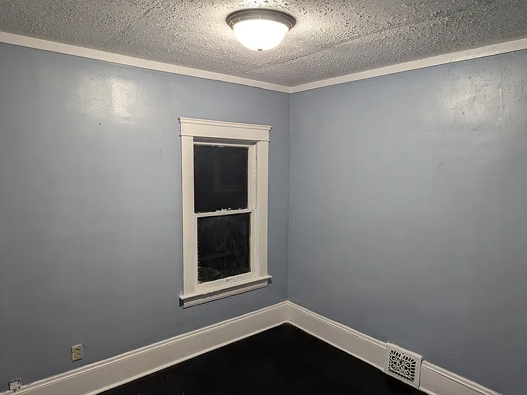 1863 Noble Rd #1 — Photo 15