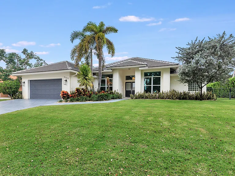 3317 Embassy Dr — Photo 32