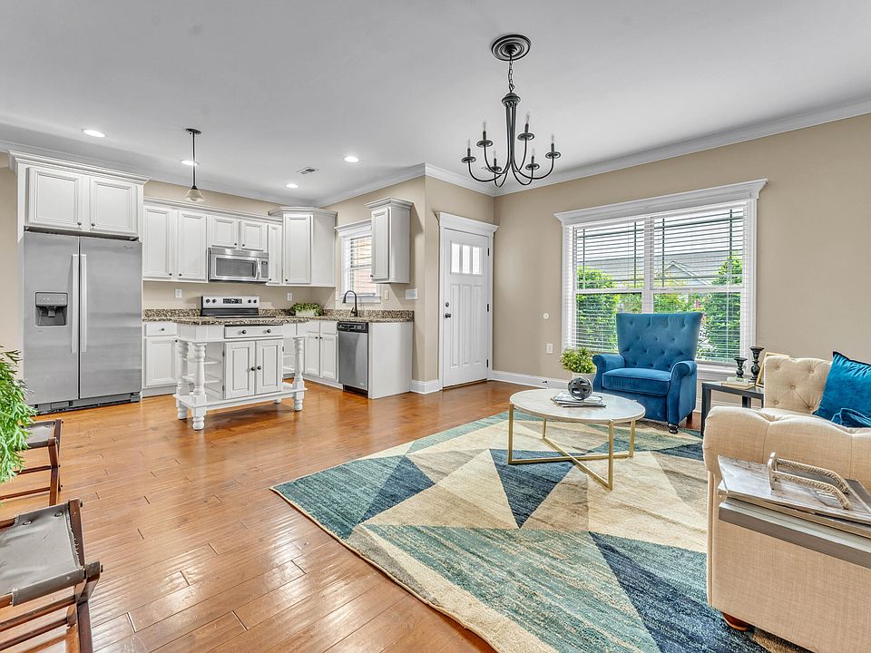 1st image of 162 Belle Chase Way NE
