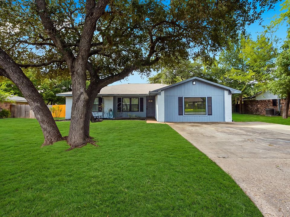 1st image of 1302 Hawk Tree Dr