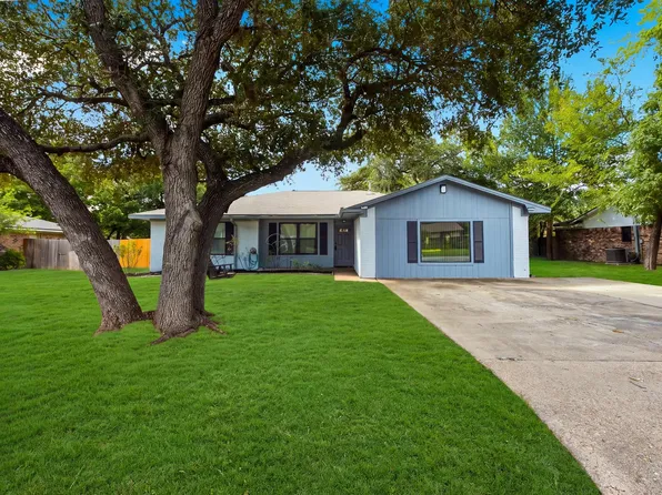 1302 Hawk Tree Dr, College Station, TX 77845