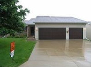 2145 Crown Point Rd, Dubuque, IA 52002