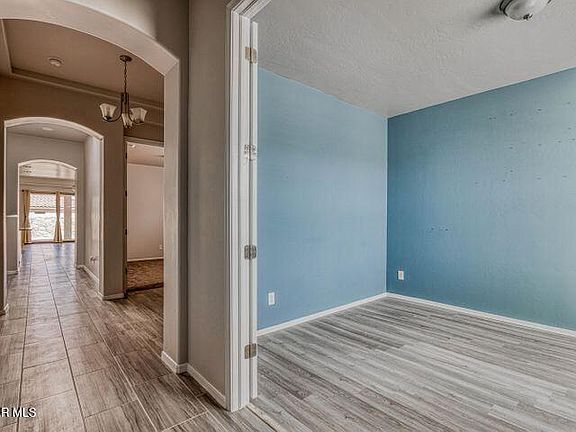 4th image of 13645 Samlesbury Ave