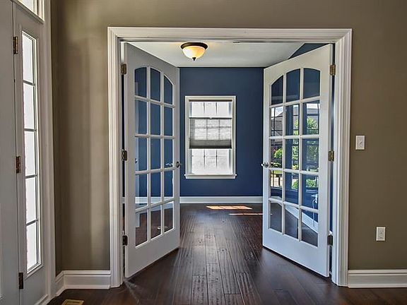 3rd image of 108 Riverwatch Dr