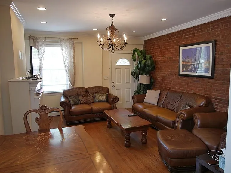 32 Warwick St — Photo 5