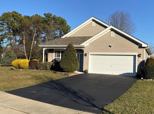 14 Cromwell Ct, Manchester, NJ 08759
