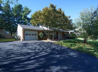 1913 Stone Mill Dr, Salem, VA 24153