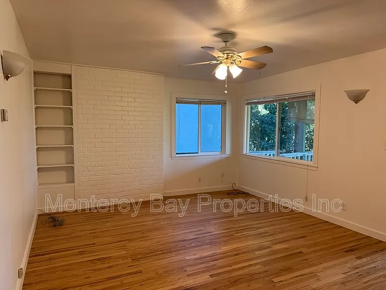 395 Tabor Dr #B — Photo 3