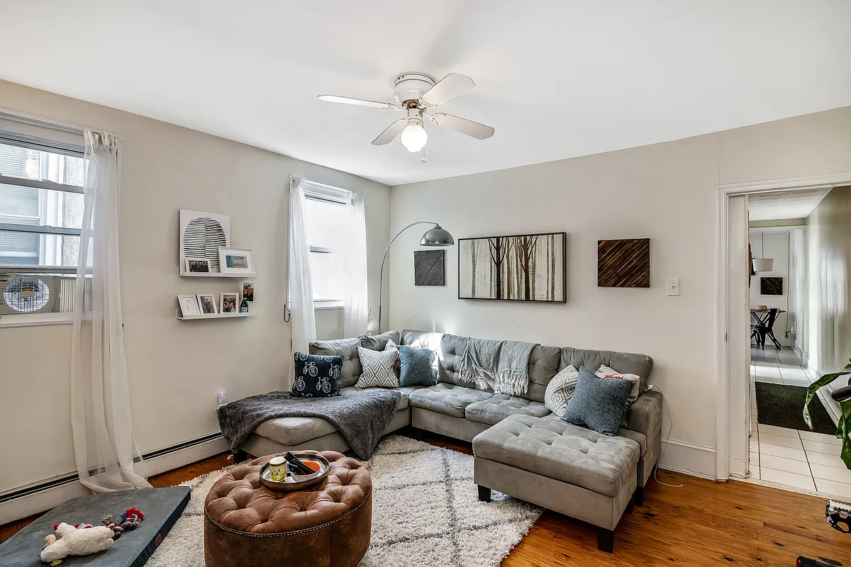 Building Photo - 2206 E York St #2