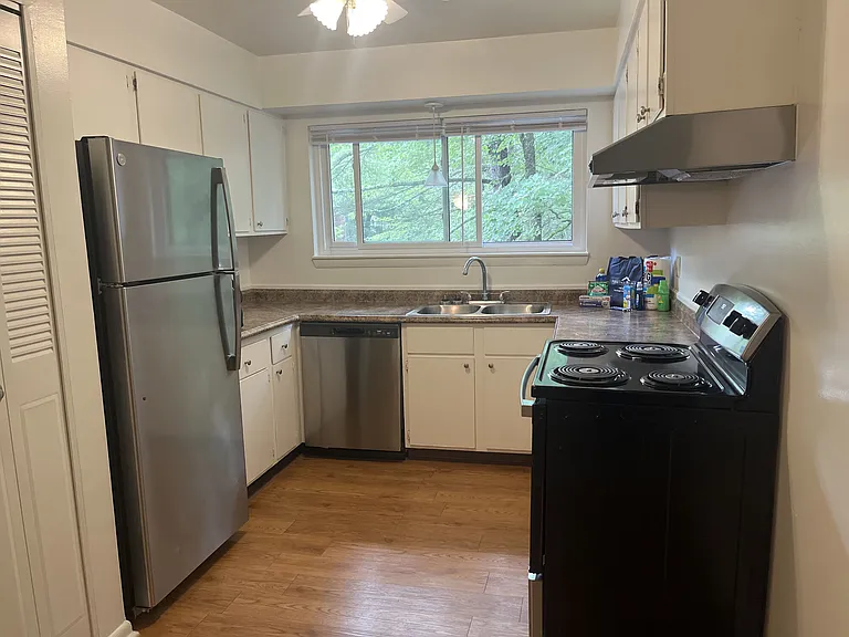Heritage Village Apartments — Photo 25