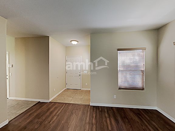 3rd image of 18642 W Sunnyslope Ln