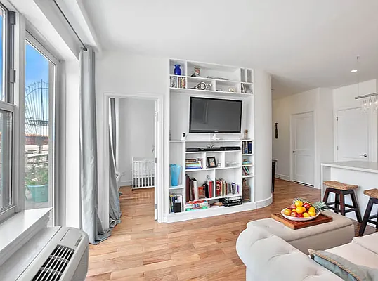 Rented by R New York | media 3